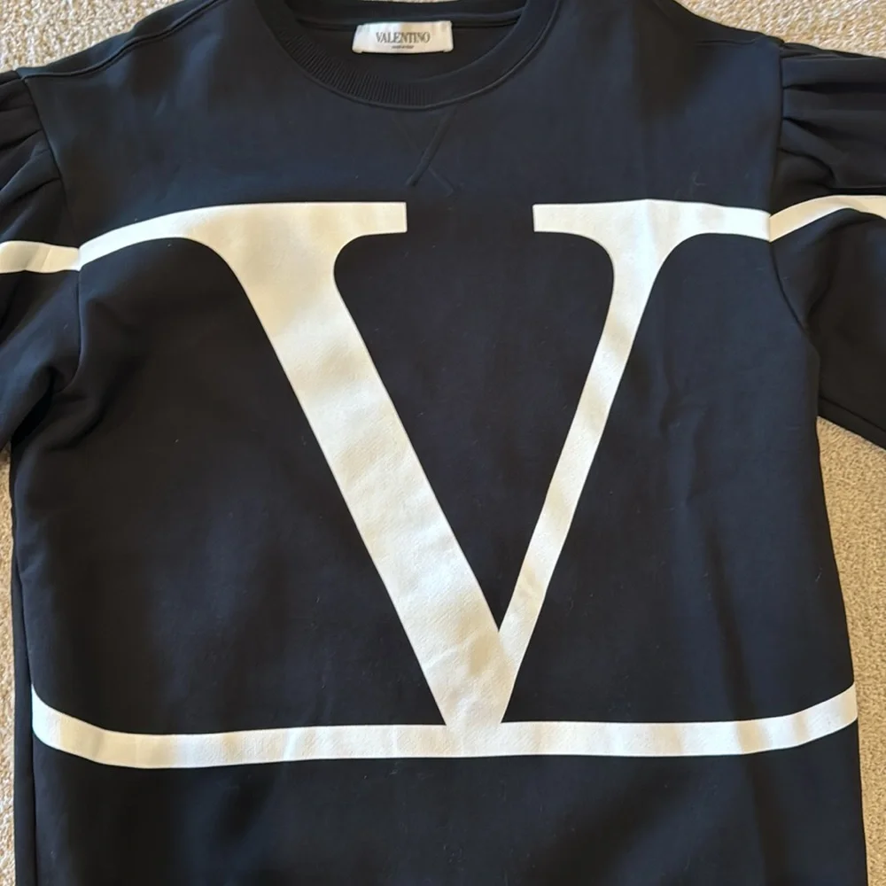 Valentino puff sleeve sweatshirt. 100% AUTHENTIC - Picture 9 of 12